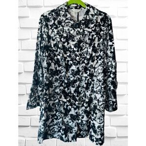 CJ Banks Women's Size X Black & White Mottled Button Front Jacket • EUC
